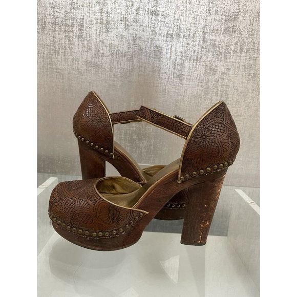 Prada Leather and Wood Floral Platform Clogs Size: EU 37.5 US 7.5 (B7) - Picture 4 of 12